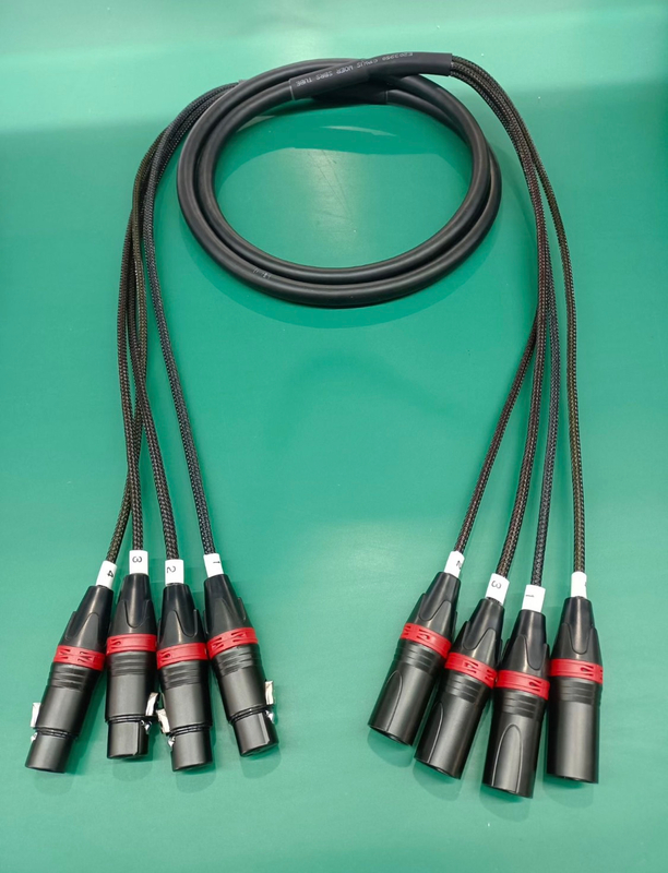 音響 XLR 接頭