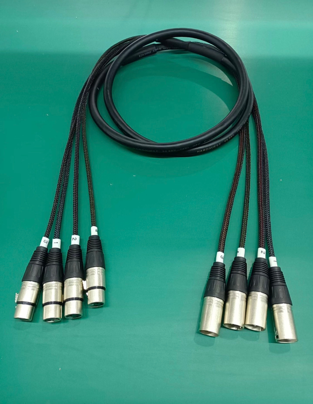音響 XLR 接頭