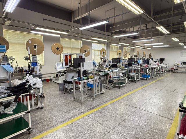 全自動連接器壓軸生產