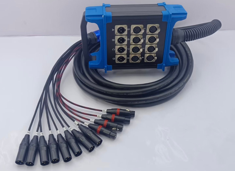 音響 XLR 接頭