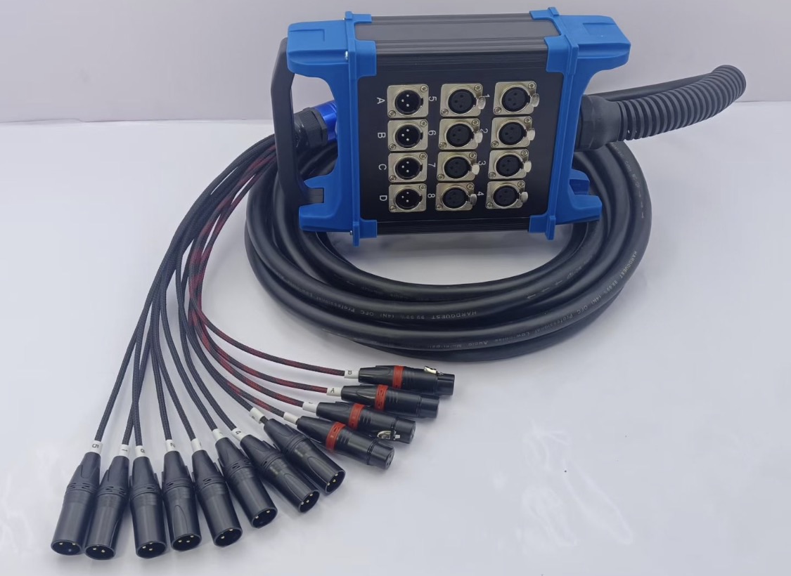 音響 XLR 接頭