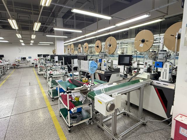 全自動連接器壓軸生產